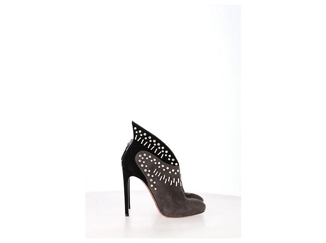 Stivaletti con tacco decorati Alaïa con ali in suede grigio e nero - vista 8