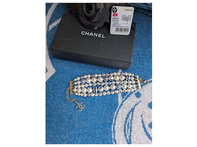 Chanel CC P19C Logo La Pausa Crociera Bracciale di Perle Striate scatola etichetta Blu - vista 14