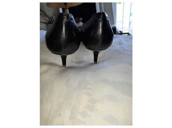 Zapatos de tacón Louis Vuitton de cuero negro 39.5 - vista 3