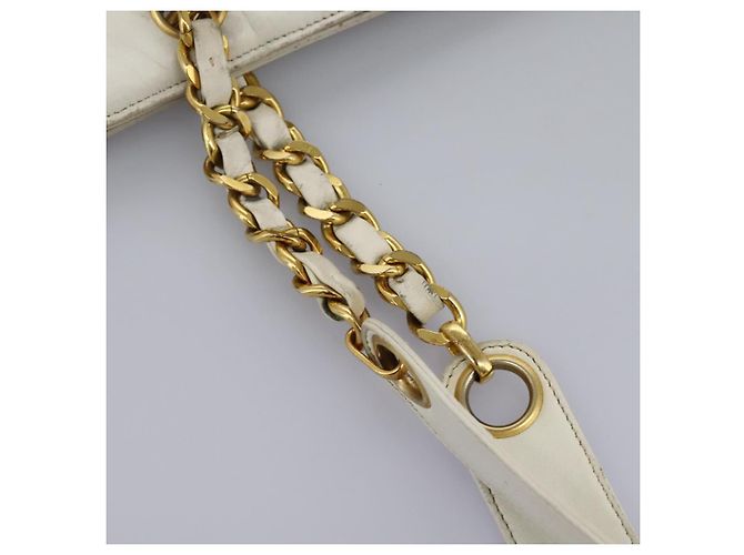 CHANEL Bolsa Tote Triple Coco Cadena Vinilo Cuero Blanco Oro CC Auth bs23423 Dorado - vista 6