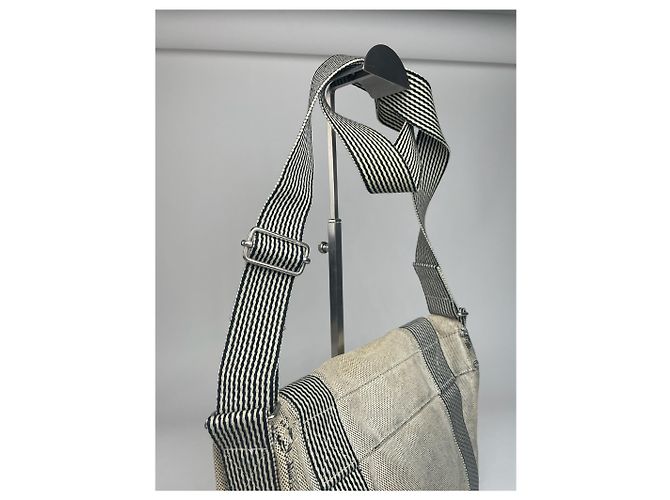 Hermès Vintage Hermes Canvas Schultertasche Beige - Ansicht 2