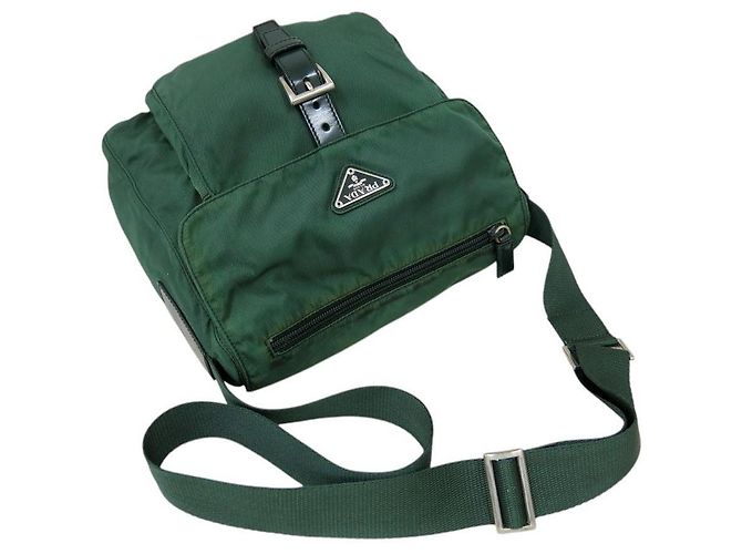 Borsa a tracolla Prada in nylon tessuto verde scuro con logo e fibbia - vista 2