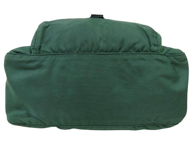 Borsa a tracolla Prada in nylon tessuto verde scuro con logo e fibbia - vista 5