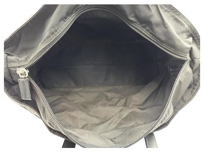 Borsa a spalla Boston in pelle di vitello nera con logo in nylon Prada Nero - vista 7
