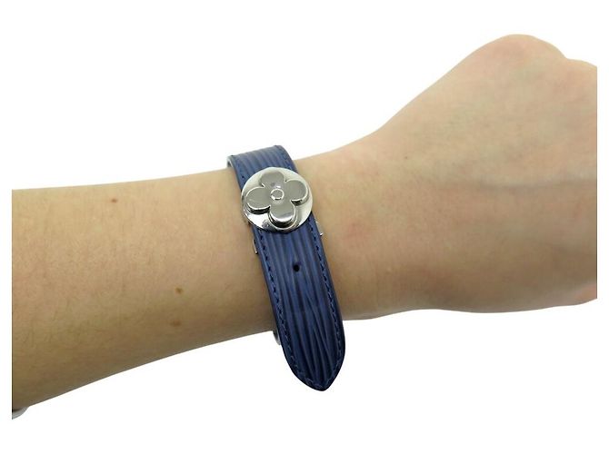 BRACCIALE LOUIS VUITTON WISH FLEUR MONOGRAM IN PELLE EPI BLU 18 CM - vista 10