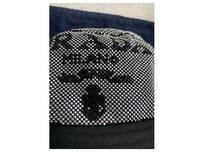 Cappello Bucket Prada Re-Nylon Nero con Borchie - vista 4