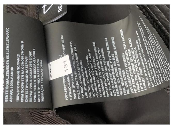 Cappello Bucket Prada Re-Nylon Nero con Borchie - vista 5