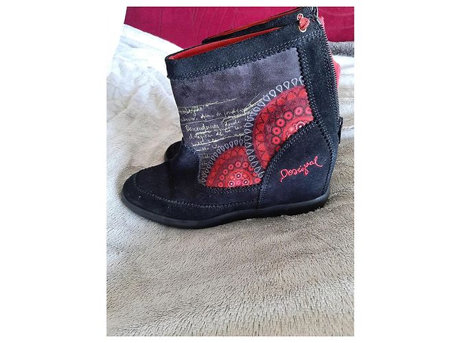 Stivaletti Desigual in camoscio nero - vista 2