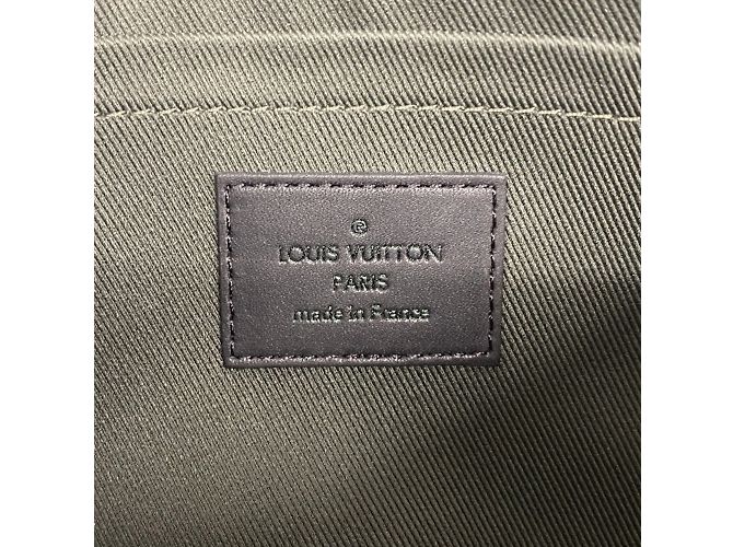 Pochette Apollo PM Vivienne Monogram Eclipse di Louis Vuitton Nero - vista 5