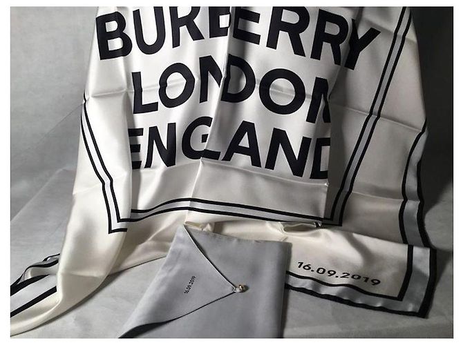 Foulard in seta Burberry 90cm Multicolore - vista 2