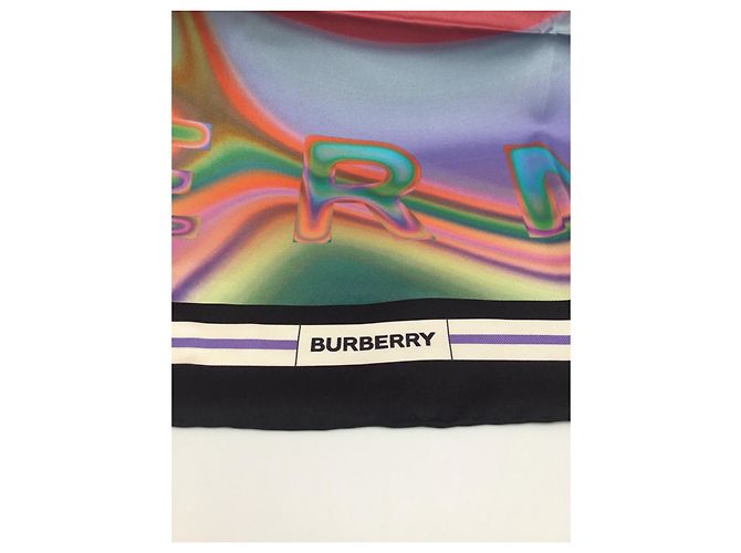 Sciarpa Burberry Love Is Eternal in seta 90x90cm Multicolore - vista 8