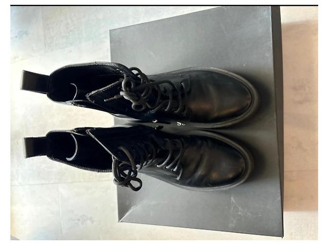 Stivaletti Hugo Boss in pelle nera con lacci Nero - vista 2