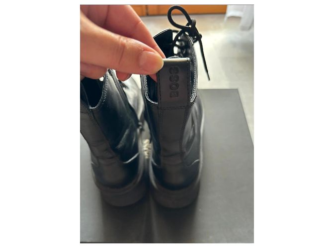Stivaletti Hugo Boss in pelle nera con lacci Nero - vista 4