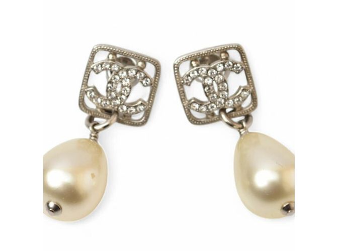 Boucles d'oreilles à clou motif CC de Chanel Argenté - vue 2