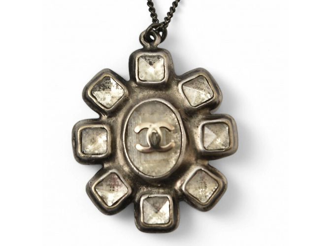 Collana in metallo gunmetal Chanel con pendente Coco Mark CC Metallico - vista 2