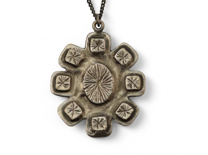 Collana in metallo gunmetal Chanel con pendente Coco Mark CC Metallico - vista 3