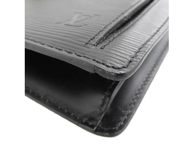 Borsa Clutch Epi Serie Dragonne M52612 di Louis Vuitton Nero - vista 4