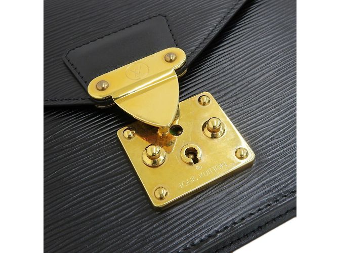 Borsa Clutch Epi Serie Dragonne M52612 di Louis Vuitton Nero - vista 5