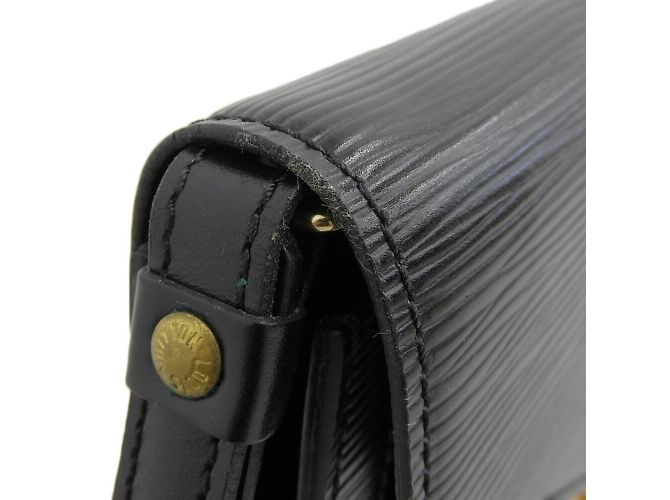 Borsa Clutch Epi Serie Dragonne M52612 di Louis Vuitton Nero - vista 6