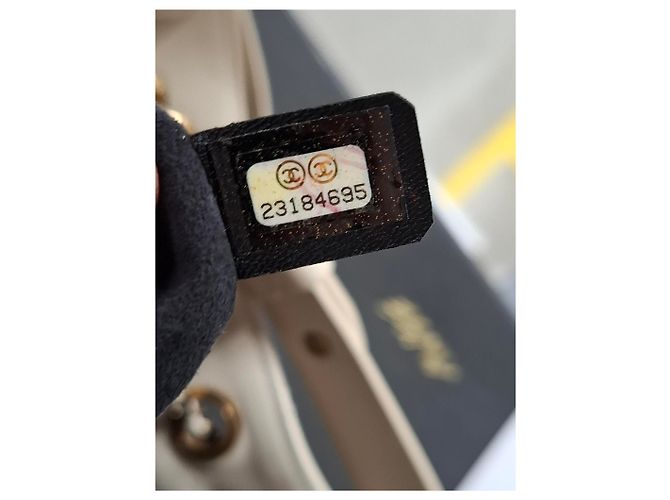 Borsa a spalla Chanel CC Paris-Roma in pelle bianca Bianco Crudo - vista 14