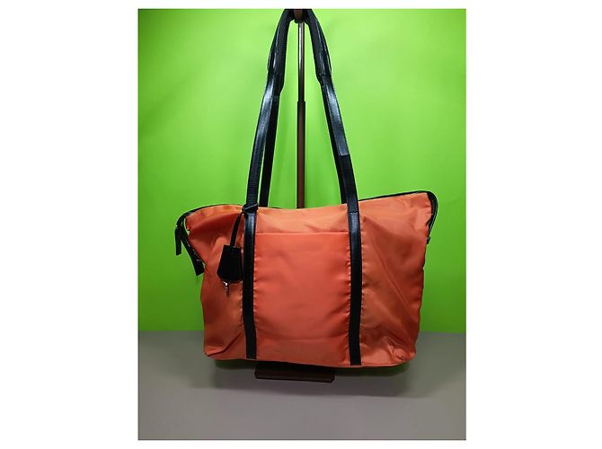 Borsa Prada arancione in nylon e pelle - vista 2