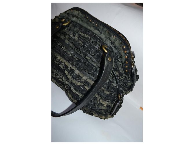 Moschino Cheap And Chic Handtasche aus schwarzem Leder - Ansicht 3