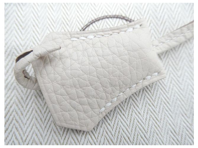 Clochette e tiretta Hermès in pelle togo bianco gesso, lunghezza 21 cm Bianco sporco - vista 2