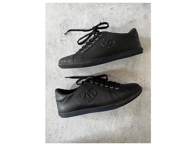 Sneaker Chanel in pelle di vitello nera con logo CC Nero - vista 5