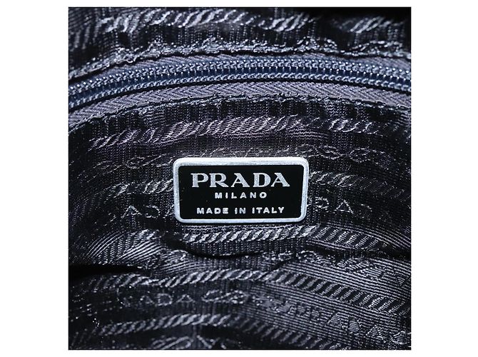 Borsa a spalla PRADA in nylon nero Auth 106796 - vista 16