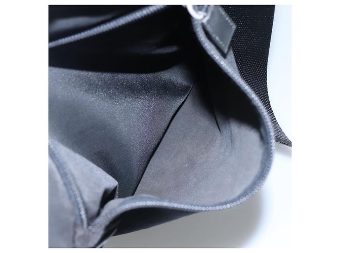 Borsa a spalla PRADA in nylon nero Auth 106796 - vista 22