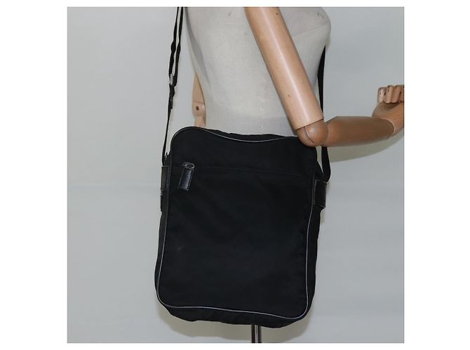 Borsa a spalla PRADA in nylon nero Auth 106796 - vista 24