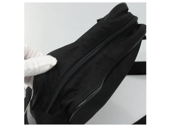 Borsa a spalla PRADA in nylon nero Auth 106796 - vista 6