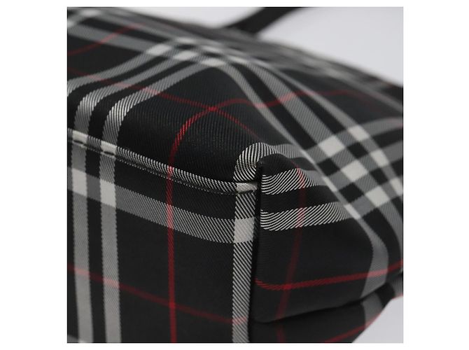 Bolso de mano de nylon negro con estampado Nova Check de BURBERRY Auth hk2393 - vista 10