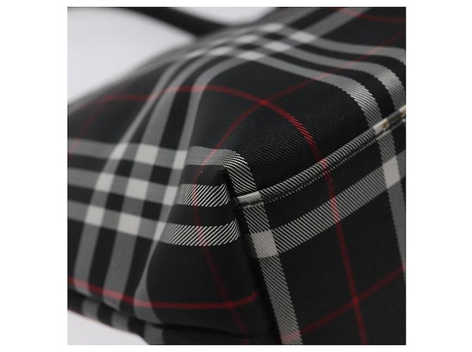 Bolso de mano de nylon negro con estampado Nova Check de BURBERRY Auth hk2393 - vista 11