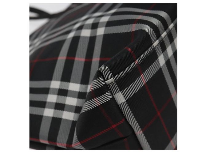 Bolso de mano de nylon negro con estampado Nova Check de BURBERRY Auth hk2393 - vista 13