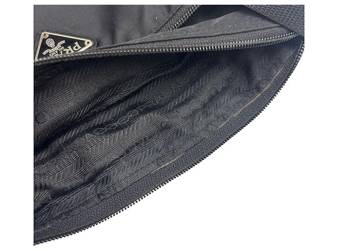 Borsa a tracolla incrociata in nylon nero con logo Prada Sport - vista 8
