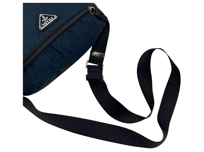 Borsa a tracolla incrociata in nylon blu navy con logo Prada Sport - vista 4
