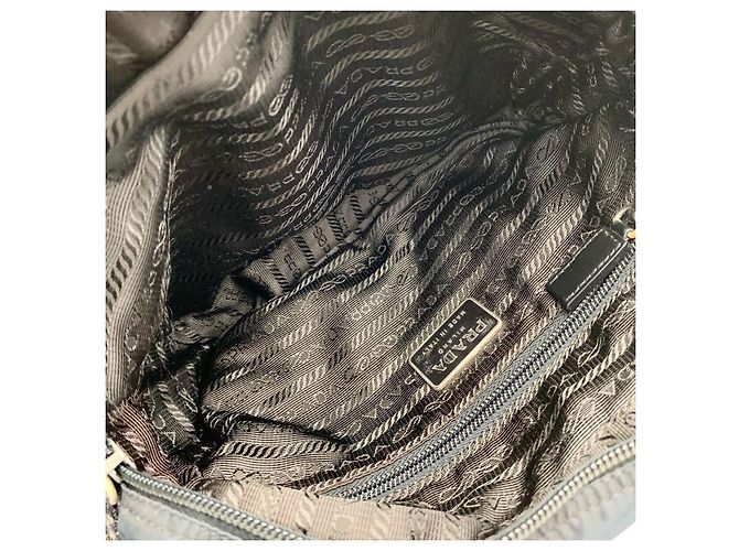 Borsa a tracolla incrociata in nylon blu navy con logo Prada Sport - vista 9