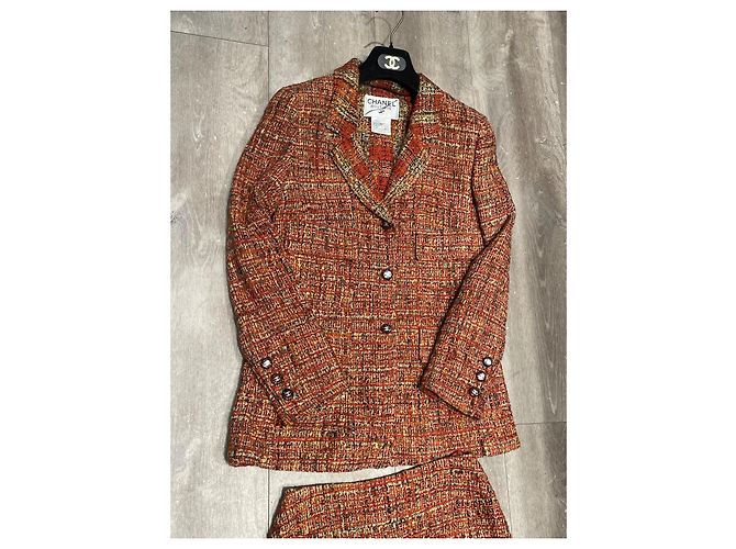 Chanel Terno e saia Multicor - vista 11
