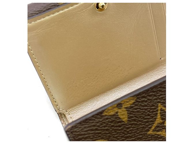 Louis Vuitton Brown Leather Tri-fold Wallet - vista 12