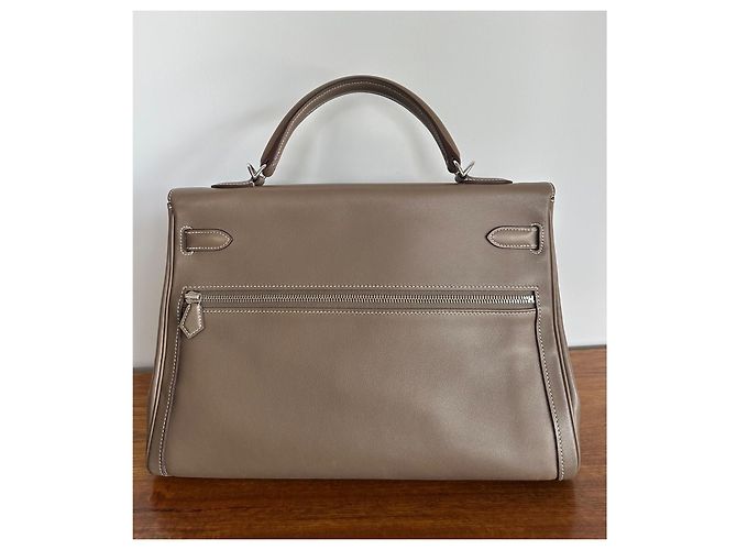 Hermès Kelly Lakis 35 in pelle Swift color Etoupe Grigio - vista 3