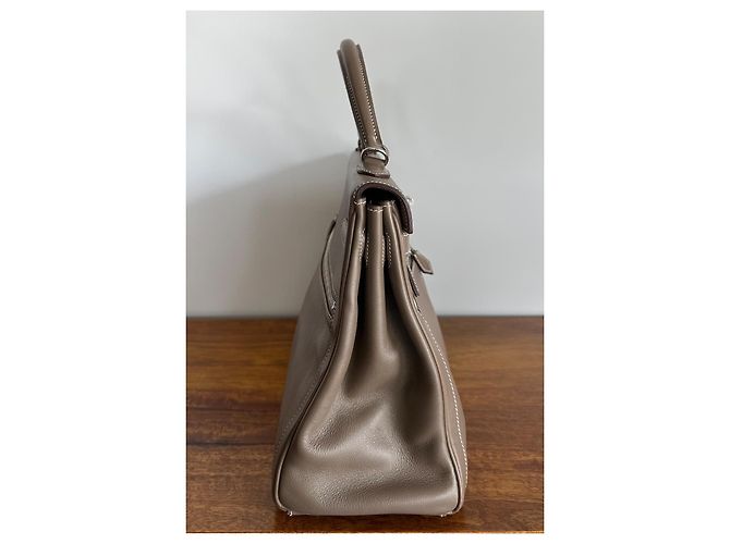 Hermès Kelly Lakis 35 in pelle Swift color Etoupe Grigio - vista 6