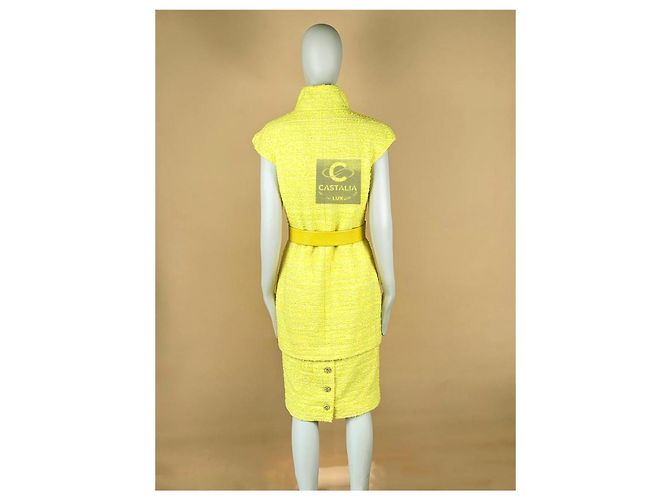 Chanel Vestido de tweed amarillo con botones Gripoix 11K$ CC talla 40 FR - vista 12