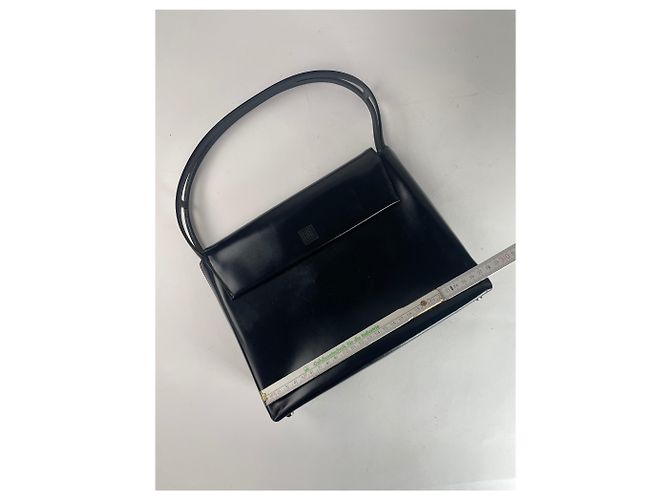 Vintage Givenchy 4G Handtasche aus Lackleder schwarz - Ansicht 11