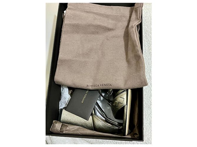 Bottega Veneta Sandali con tacco argento con design intrecciato - vista 10