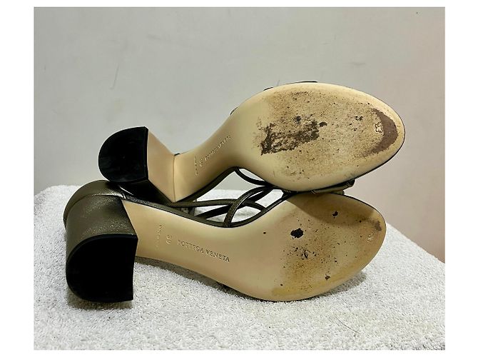 Bottega Veneta Sandali con tacco argento con design intrecciato - vista 14