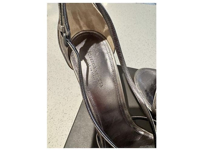 Bottega Veneta Sandali con tacco argento con design intrecciato - vista 3