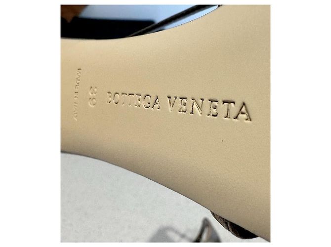 Bottega Veneta Sandali con tacco argento con design intrecciato - vista 4
