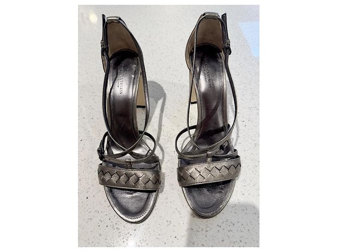 Bottega Veneta Sandali con tacco argento con design intrecciato - vista 7