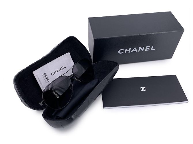 Timeless Chanel Schwarze Metall-Sonnenbrille Aviator Miroir Kollektion Mod. 4179 - Ansicht 2
